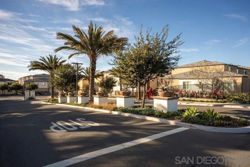 5235 Beachfront Cove #102