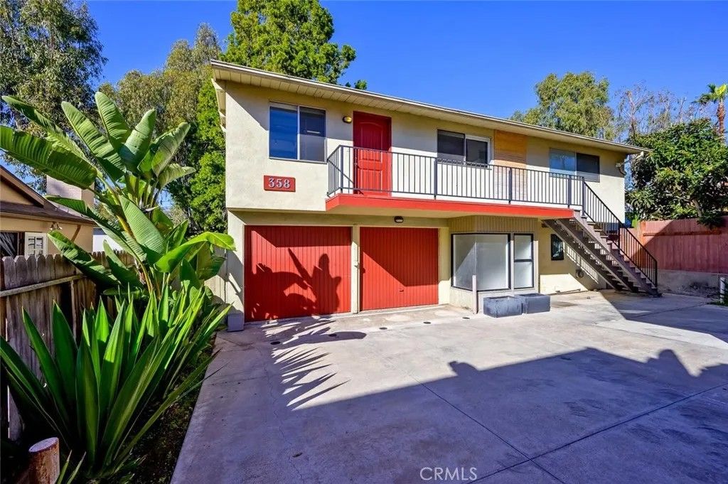 Photo of 358 Bluebird Canyon Drive, Laguna Beach, CA 92651 (MLS # LG25281982)