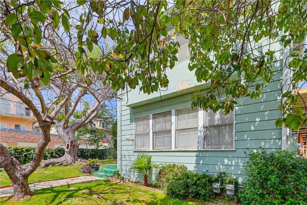 624 W 26th