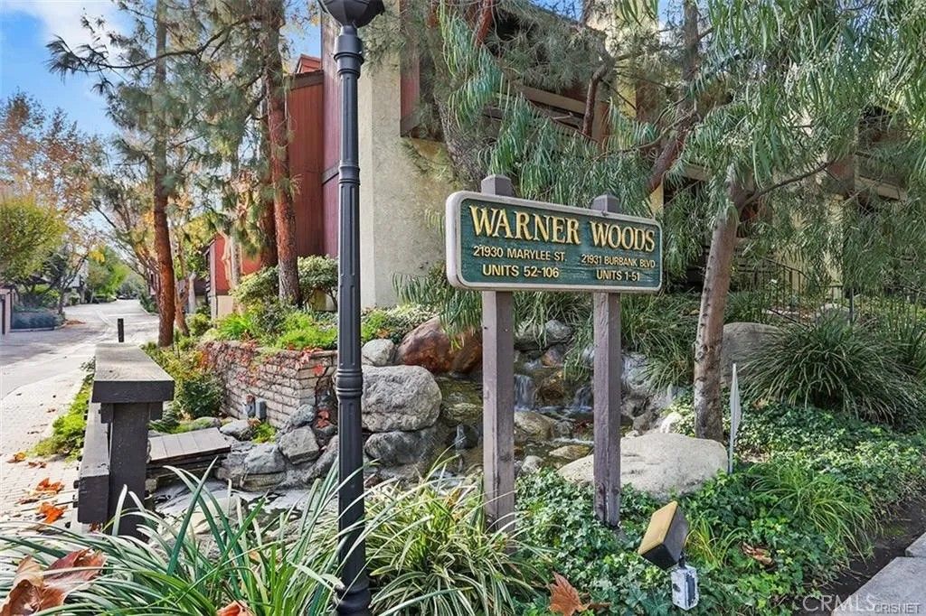 Photo of 21930 Marylee St #95, Woodland Hills, CA 91367 (MLS # SR26054488)