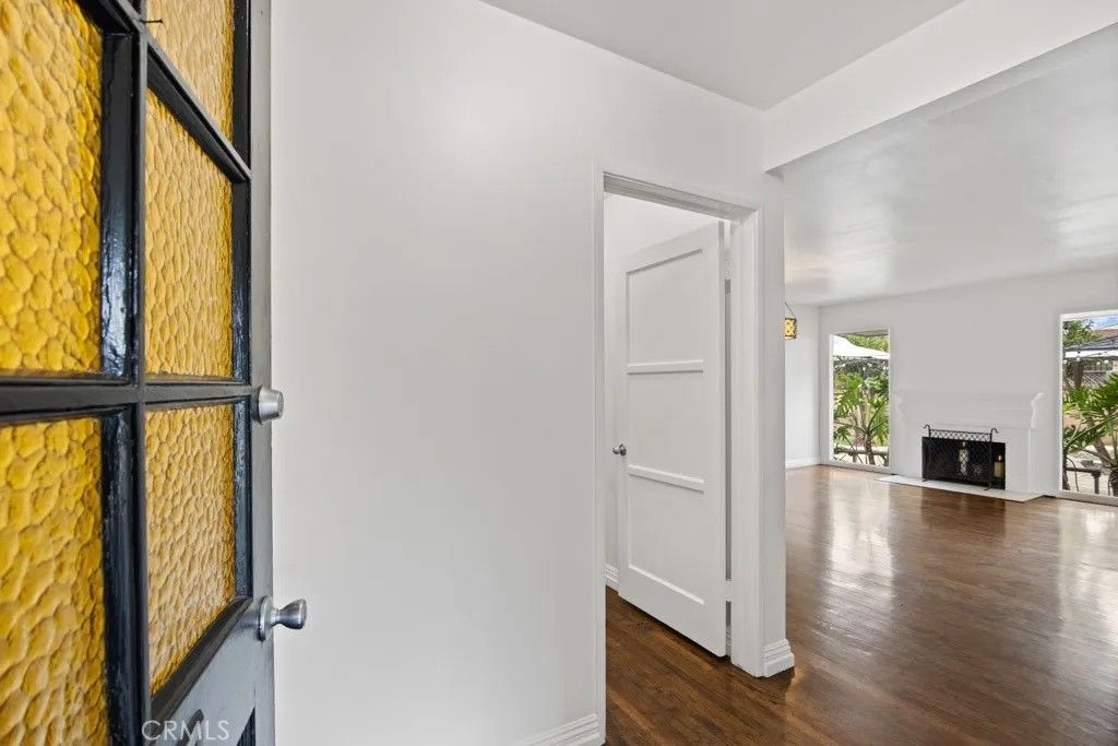 Photo of 2542 Vuelta Grande Ave, Long Beach, CA 90815 (MLS # OC25280056)