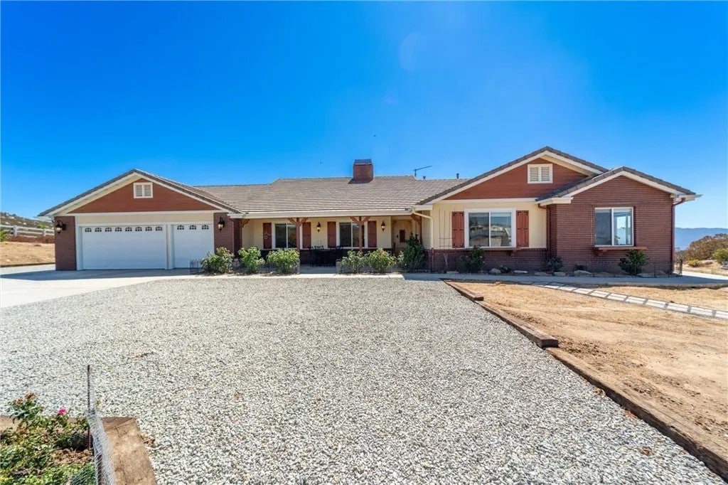 Photo of 49125 Sweepstakes Lane, Aguanga, CA 92536 (MLS # SW26201928)