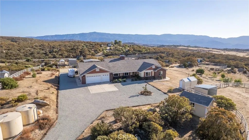 Photo of 49125 Sweepstakes Lane, Aguanga, CA 92536 (MLS # SW26201928)