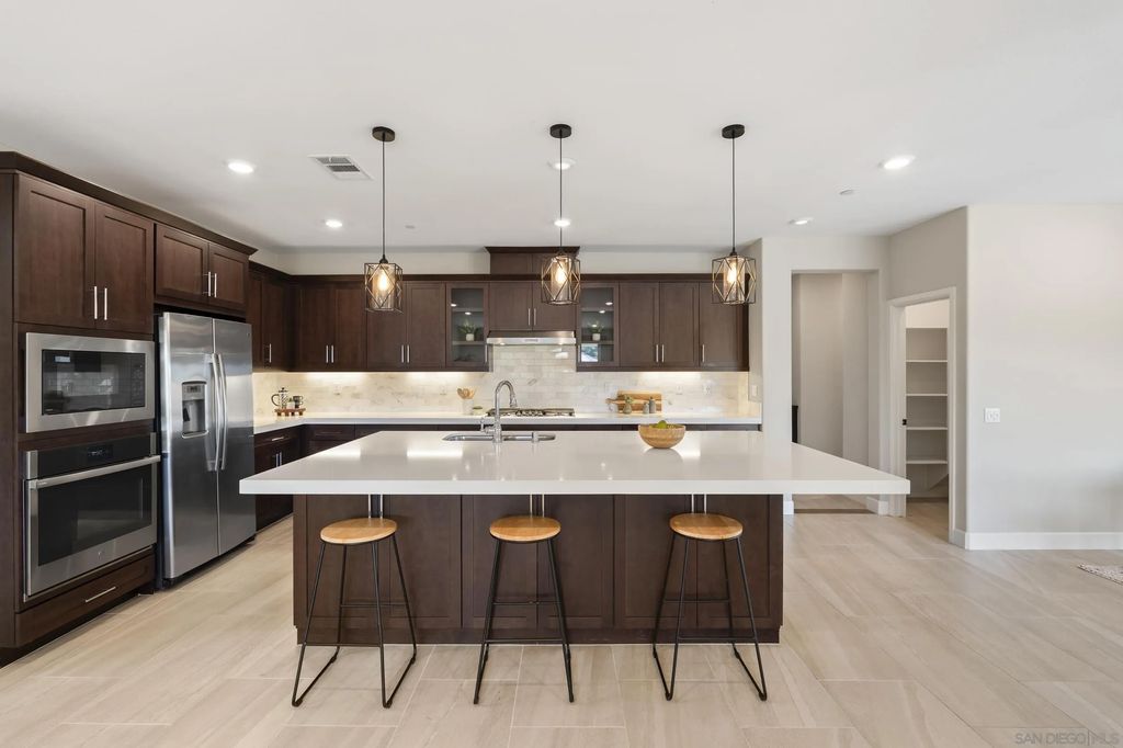 Photo of 2966 Hayloft Pl, Escondido, CA 92029 (MLS # 260008920)