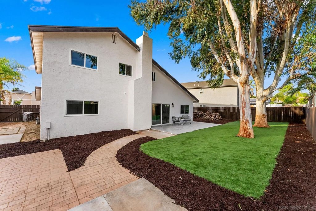 Photo of 1215 Armstrong Circle, Escondido, CA 92027 (MLS # 260006206)