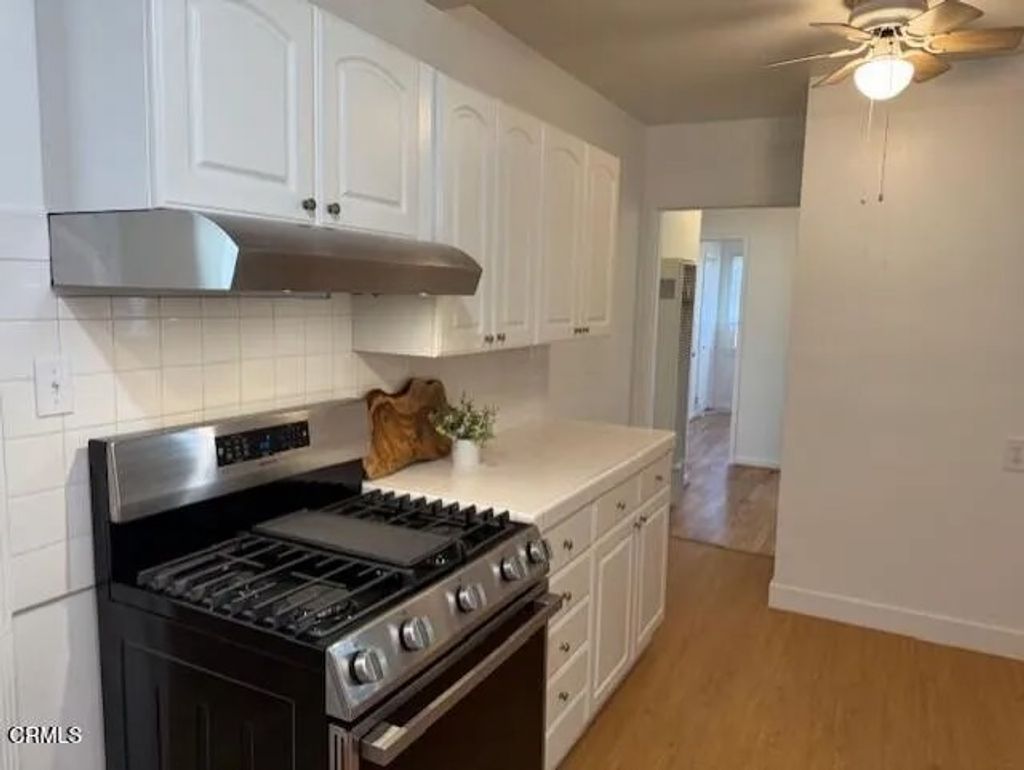 Photo of 2513 Foothill Boulevard, La Crescenta, CA 91214 (MLS # P1-26654)