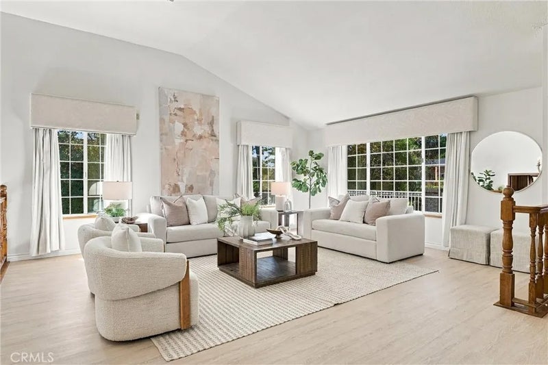 1210 Encinas Drive