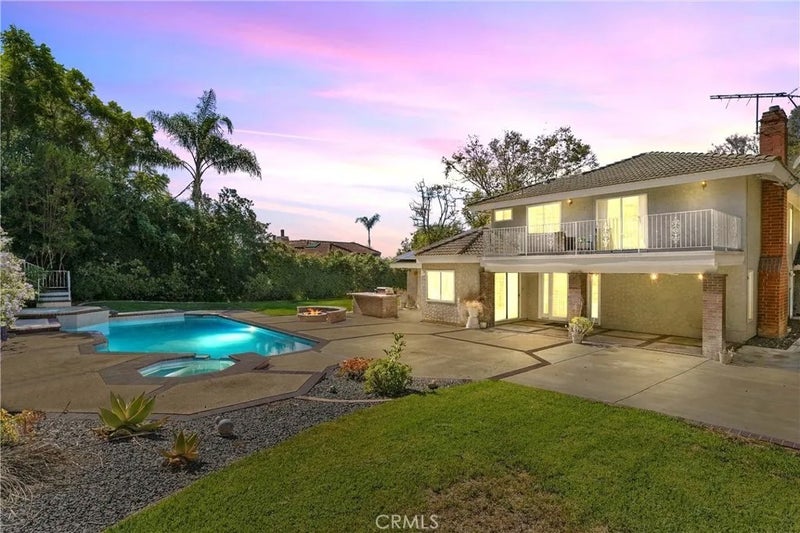 1210 Encinas Drive
