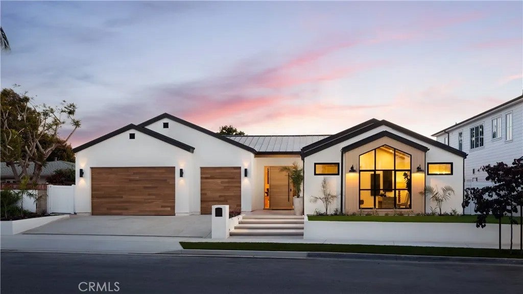1453 Galaxy Dr