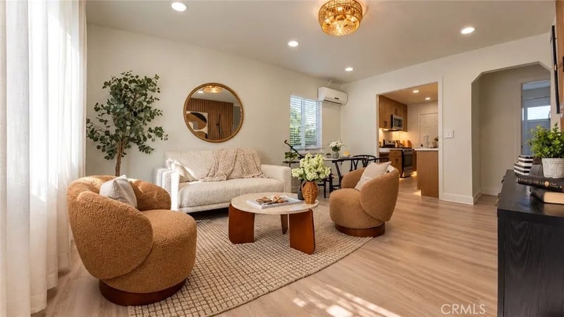 311 E Cummings