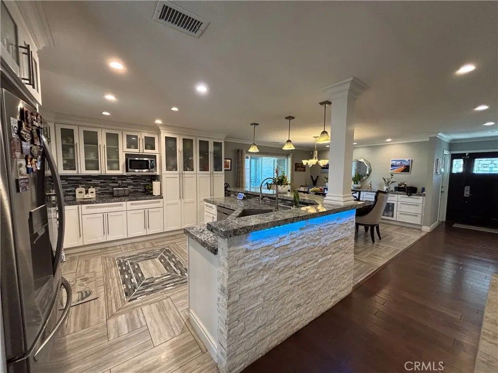 Photo of 17010 Via Los Caballeros, Riverside, CA 92504 (MLS # IV25276376)