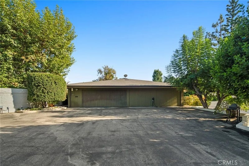 1458 Hillcrest