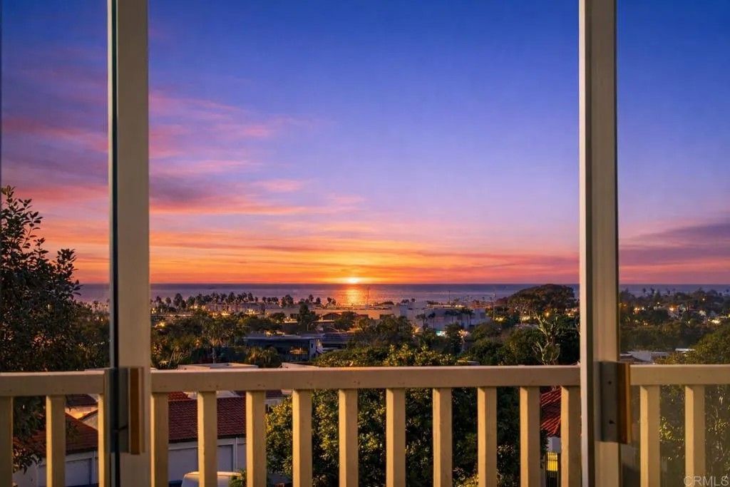 Photo of 909 Caminito Madrigal #B, Carlsbad, CA 92011 (MLS # NDP2600186)