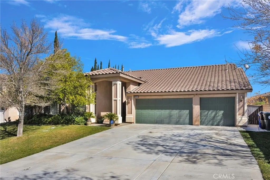 Photo of 14819 Grasshopper Court, Victorville, CA 92394 (MLS # HD26050410)