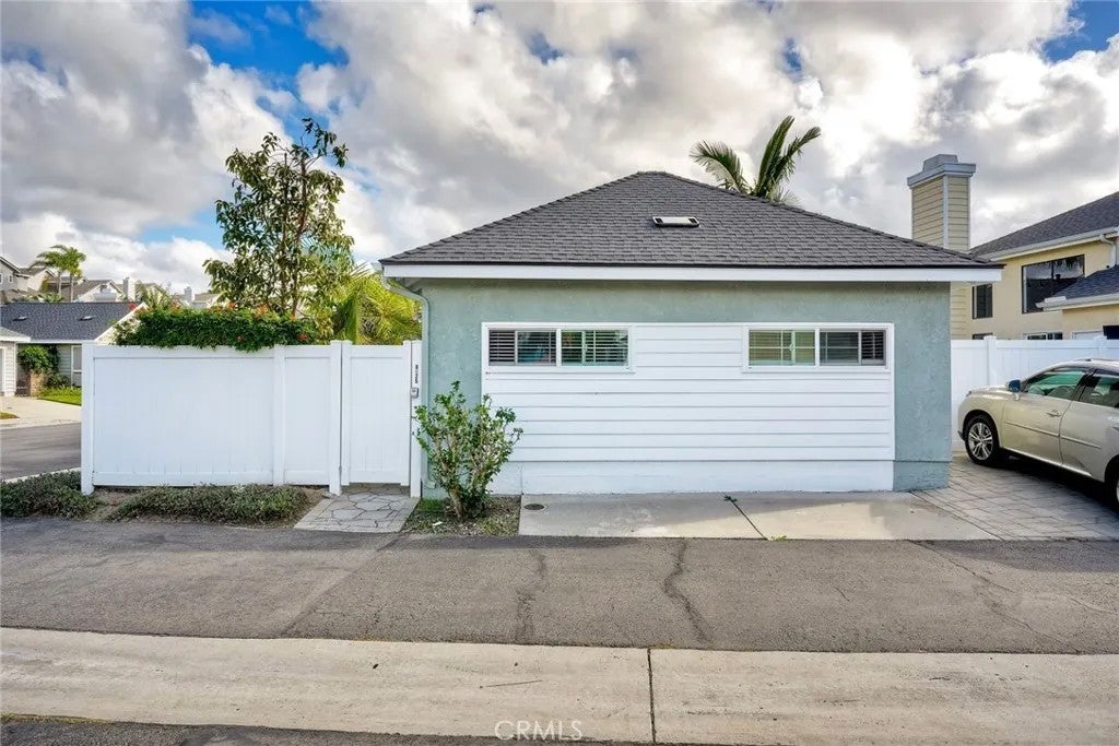 6925 Quite Cove