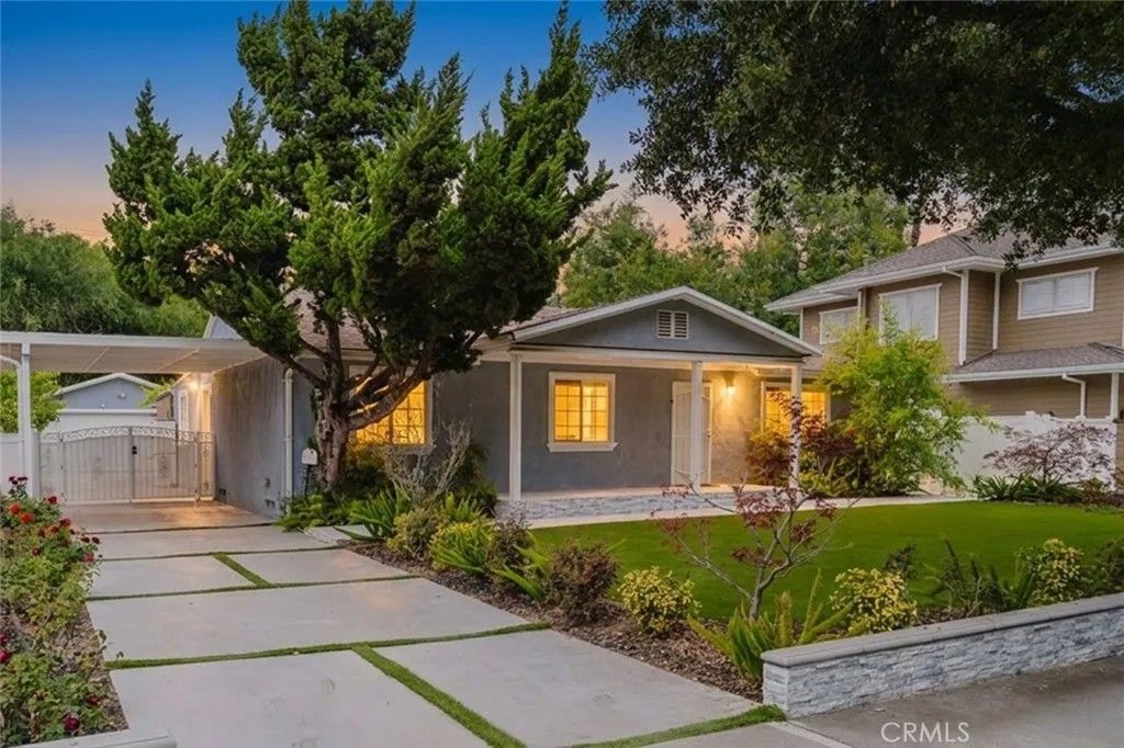 Photo of 2417 E Dudley Street, Pasadena, CA 91104 (MLS # SR26105407)