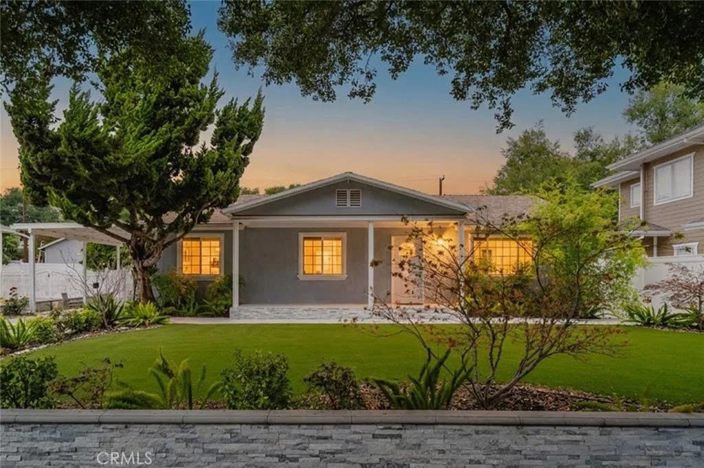 Photo of 2417 E Dudley Street, Pasadena, CA 91104 (MLS # SR26105407)