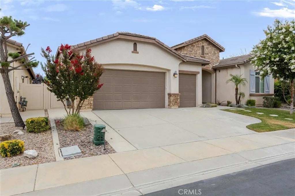 276 Mission Trail