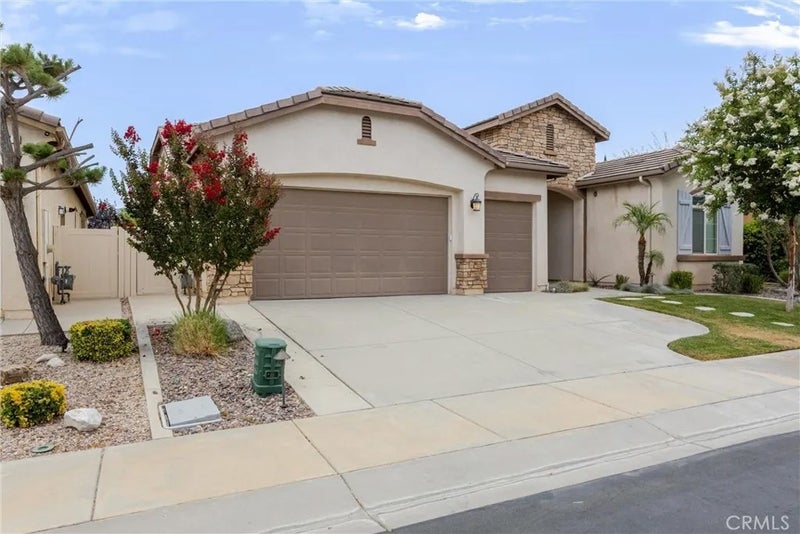 276 Mission Trail