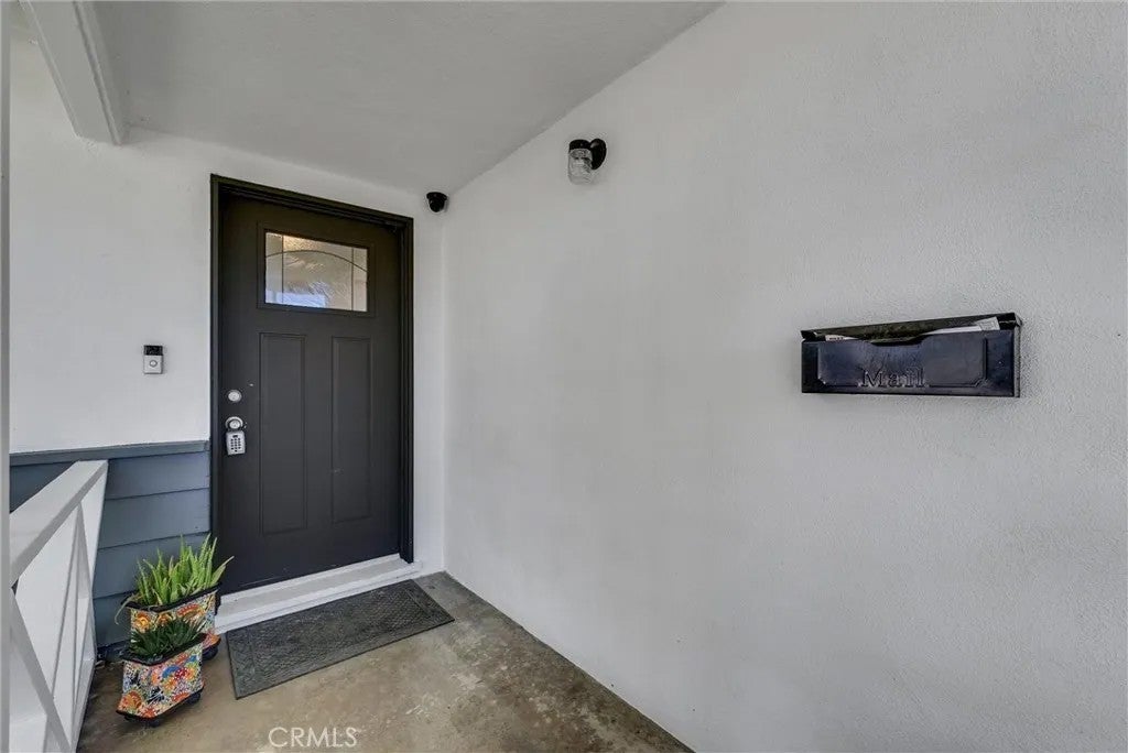 1204 Riverside