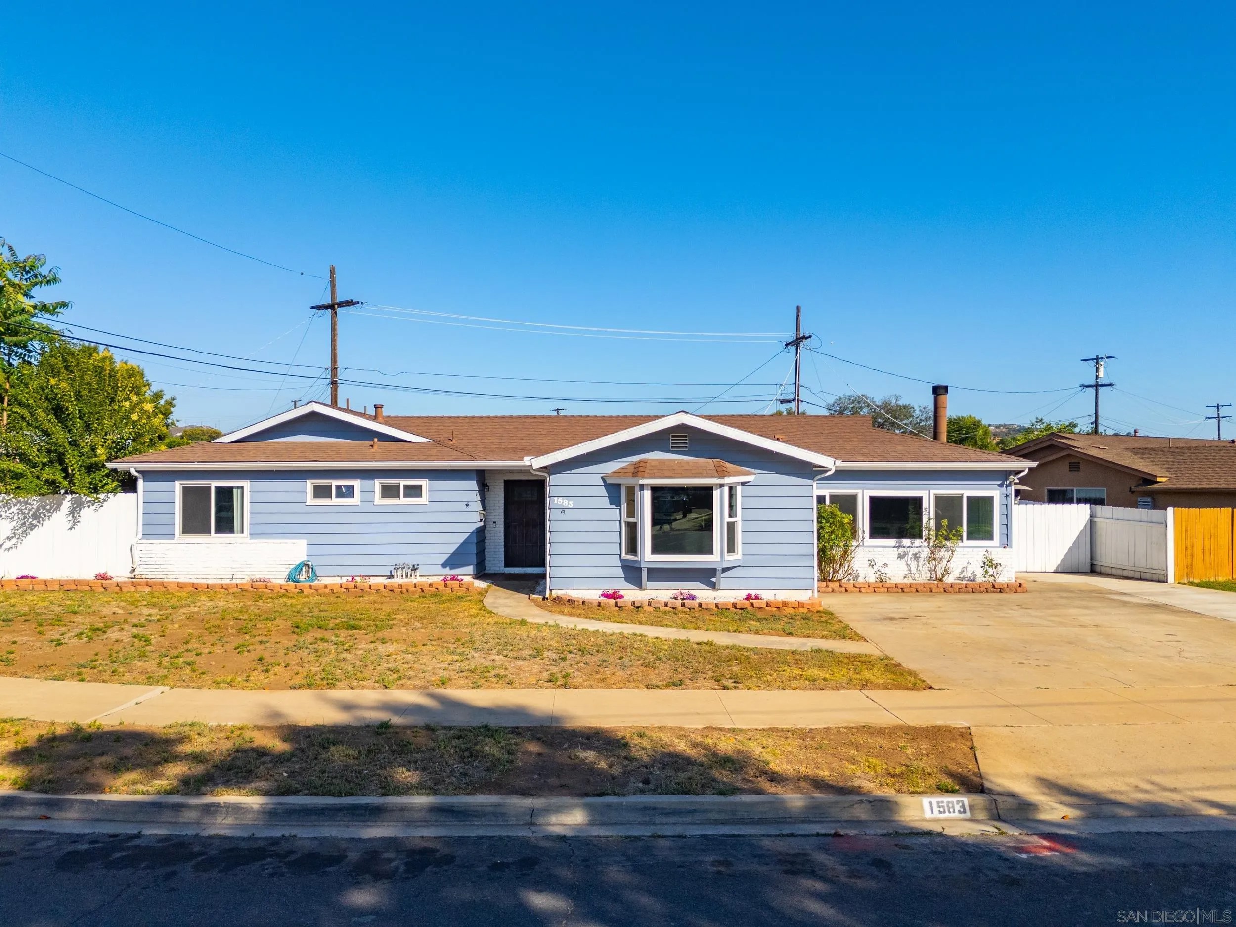 1583 Jade Ave