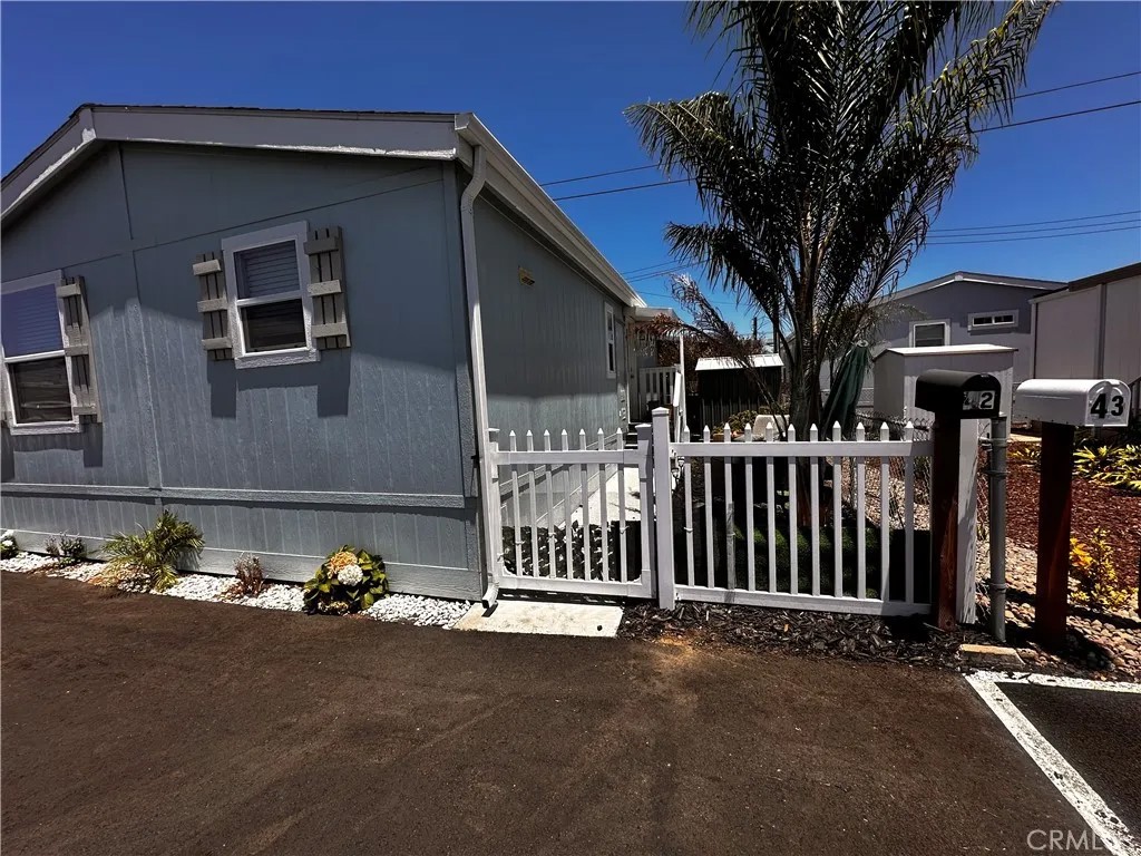1425 E Madison 42