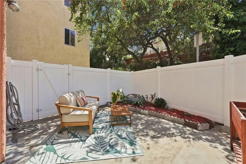 3315 Griffith Park Boulevard 109