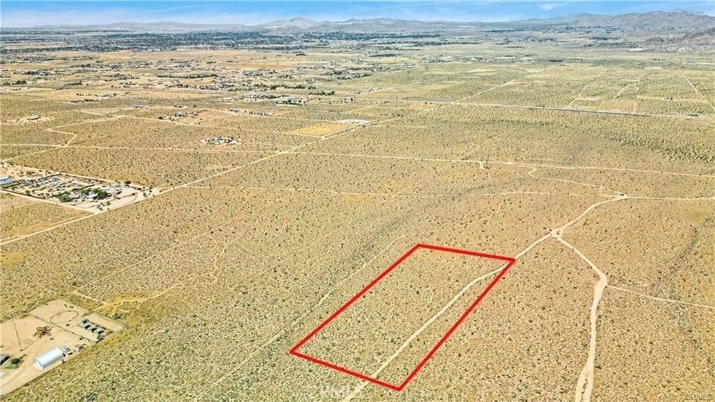 Photo of 0 Hercules, Apple Valley, CA 92307 (MLS # HD26071428)