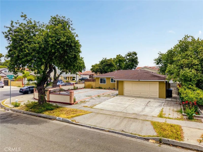 913 S Laurel
