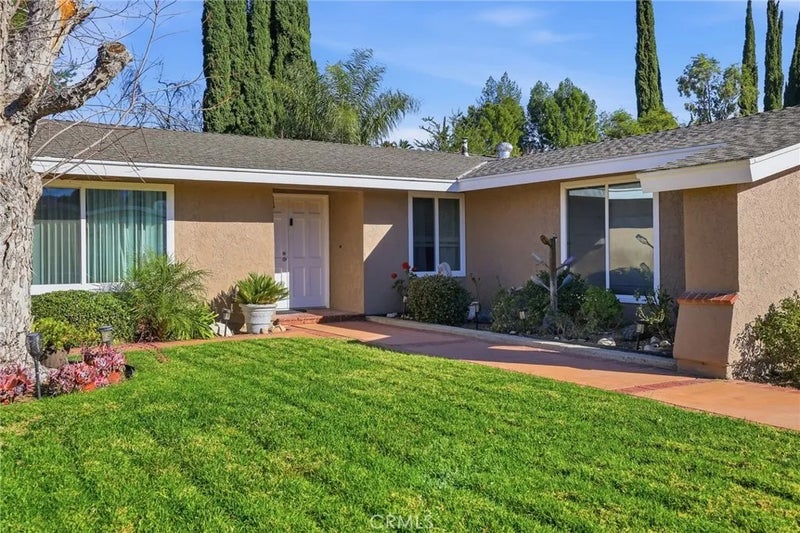 18927 Claycrest