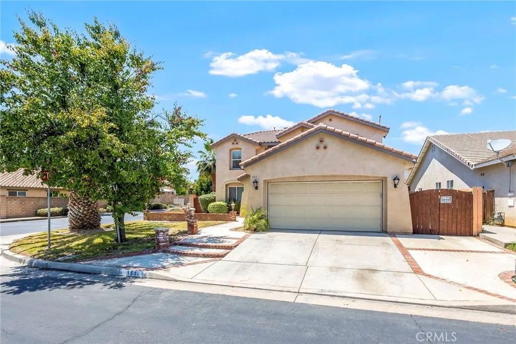 Photo of 151 Ropango Way, Hemet, CA 92545 (MLS # SW26099980)