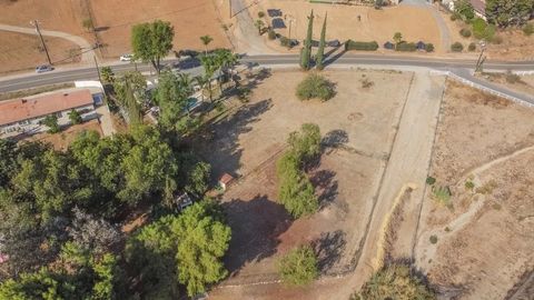 Tiny photo for 15250 Golden Star Ave, Riverside, CA 92506 (MLS # IV25244757)