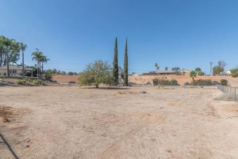Tiny photo for 15250 Golden Star Ave, Riverside, CA 92506 (MLS # IV25244757)