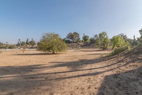 Tiny photo for 15250 Golden Star Ave, Riverside, CA 92506 (MLS # IV25244757)