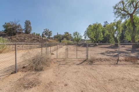 Tiny photo for 15250 Golden Star Ave, Riverside, CA 92506 (MLS # IV25244757)