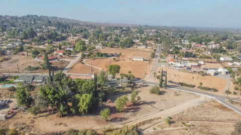 Tiny photo for 15250 Golden Star Ave, Riverside, CA 92506 (MLS # IV25244757)