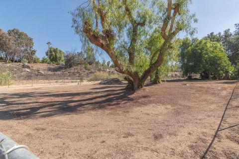 Tiny photo for 15250 Golden Star Ave, Riverside, CA 92506 (MLS # IV25244757)