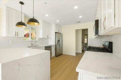 9559 Chestnut St Spring Valley CA 91977