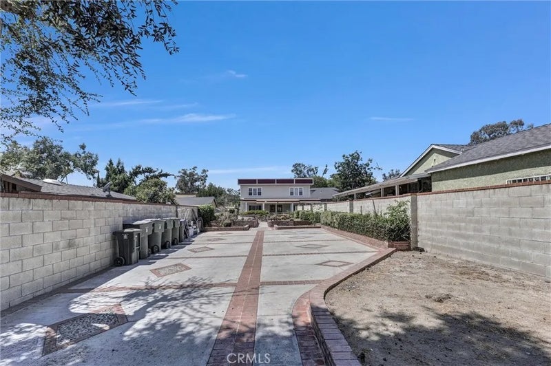 1325 Glen