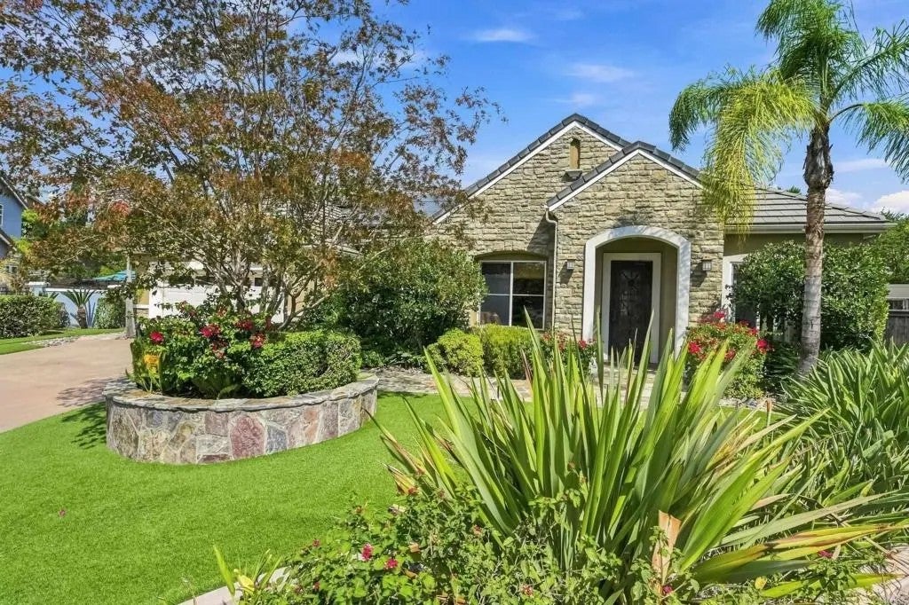 2788 Camphor Court