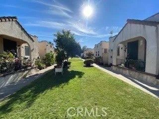 1173 W 39th Place