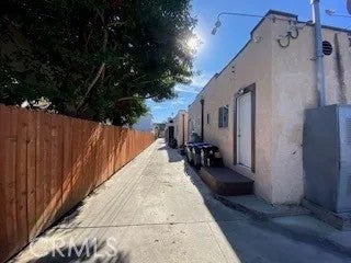 1173 W 39th Place