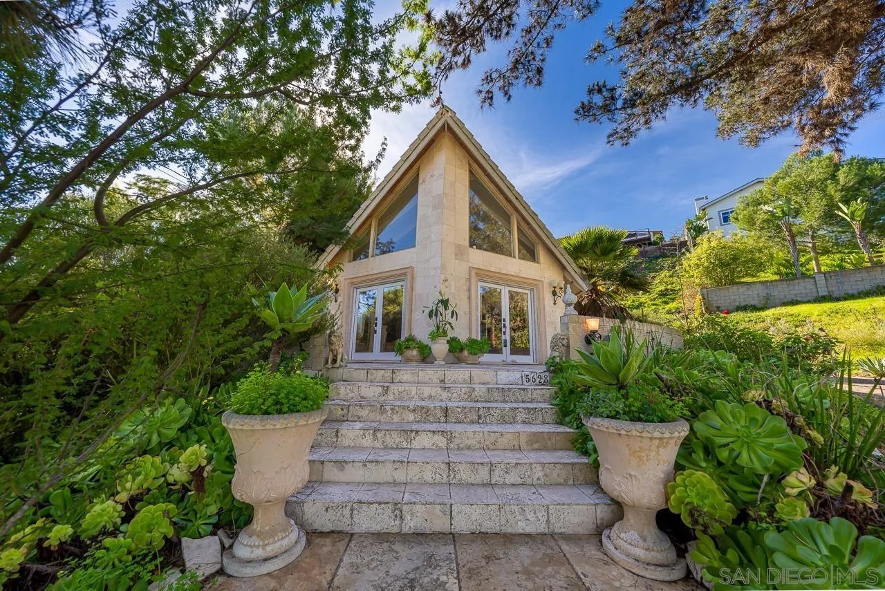 5628 Desert View Drive