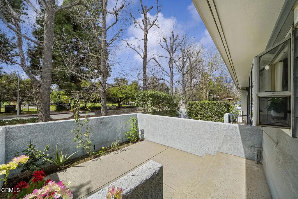 408 S Santa Anita 10