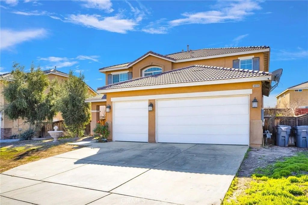 Photo of 14039 Tourmaline Street, Hesperia, CA 92344 (MLS # HD26010075)