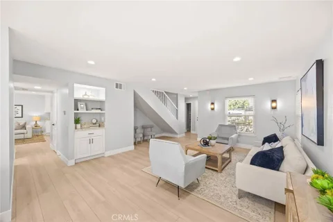 MLS: OC26122508