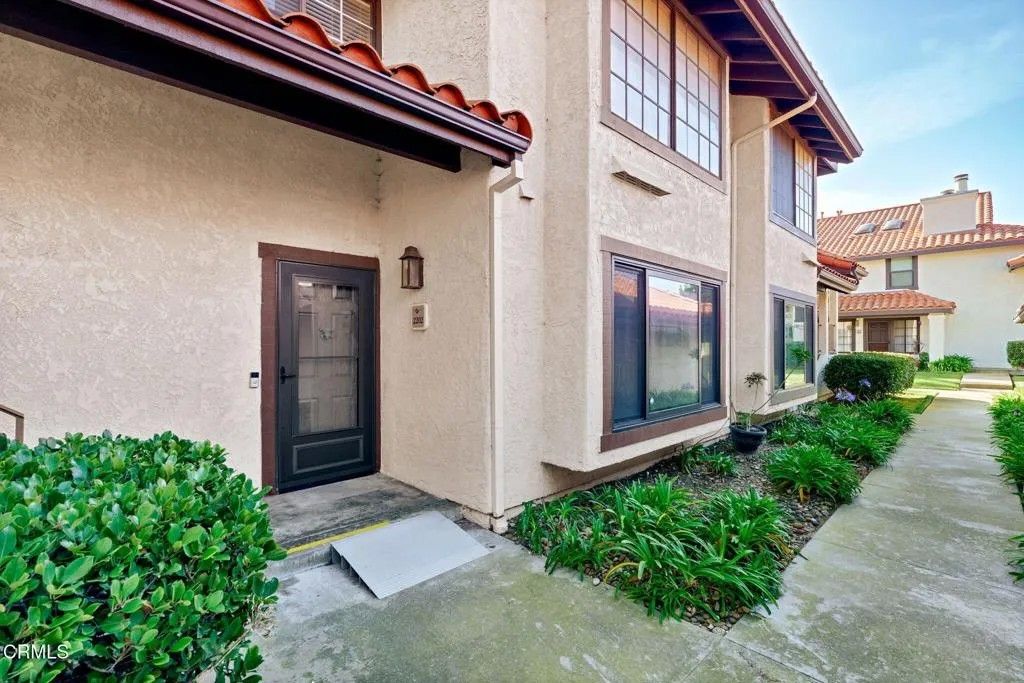 Photo of 2202 Martinique Lane, Oxnard, CA 93035 (MLS # V1-33834)