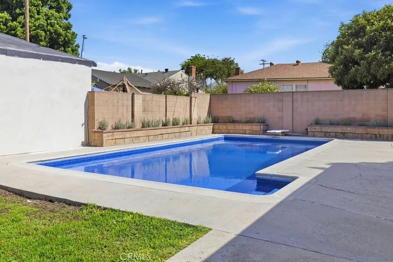 11237 Rincon