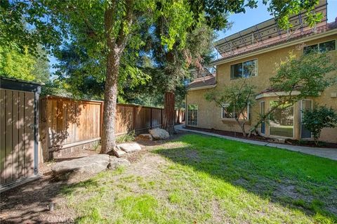 Tiny photo for 298 E Lindbrook Lane, Fresno, CA 93720 (MLS # FR25235108)