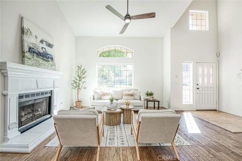 Tiny photo for 298 E Lindbrook Lane, Fresno, CA 93720 (MLS # FR25235108)